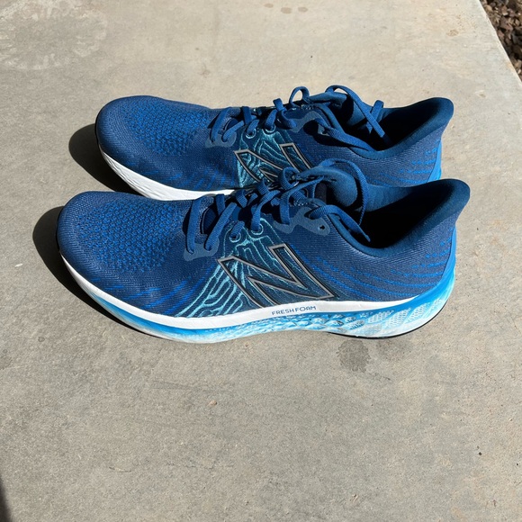 New Balance Vongo v5 running shoes men’s size 11 - Picture 7 of 7